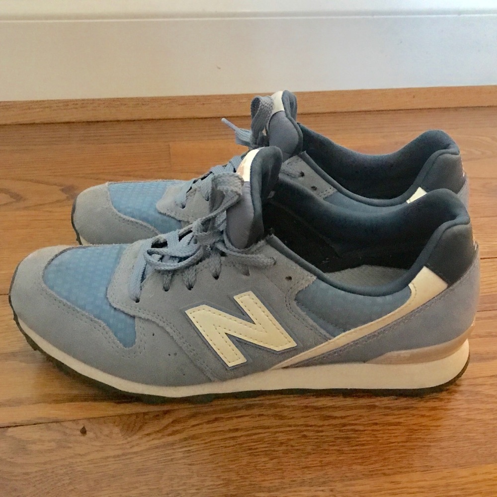🚨Flash Sale🚨EUC-New Balance 696 Classics👟